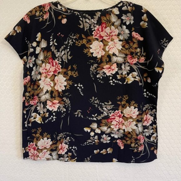 Shein Cap Sleeve Floral Print V Neck Top -Vibrant Colors, Lightweight - Size L - Picture 3 of 6